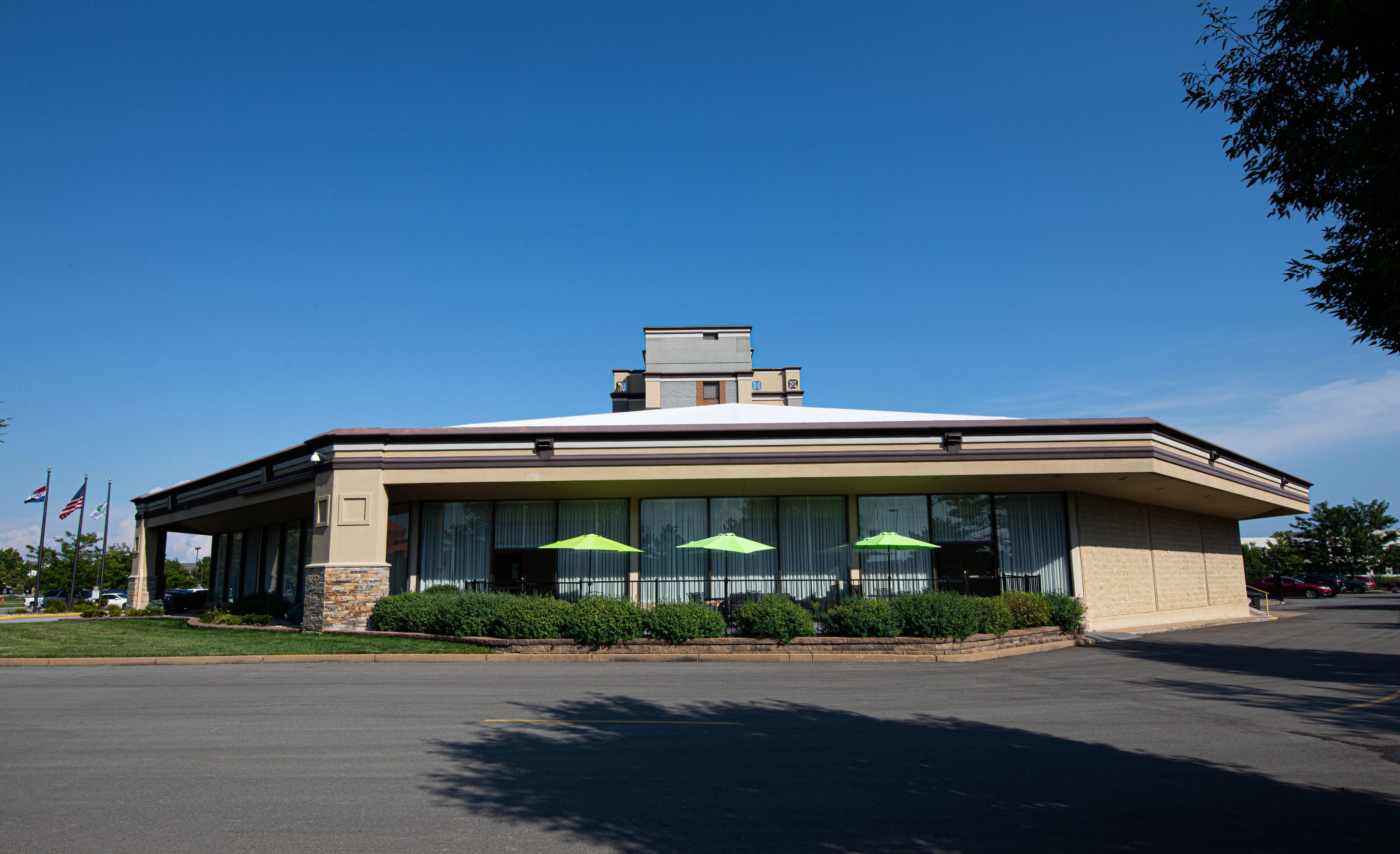 Hilton St. Louis Airport Hotel Woodson Terrace Eksteriør billede